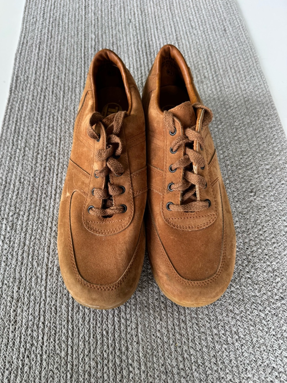 Vintage Men’s Trax Cognac Tan Suede Sneakers Shoes Size 9.5